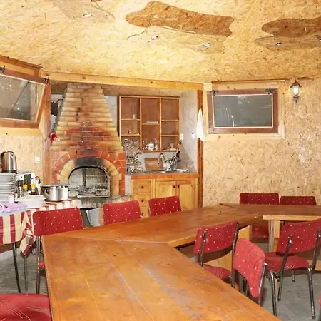 Guest house Къща За Гости И Бунгала Пазачница *