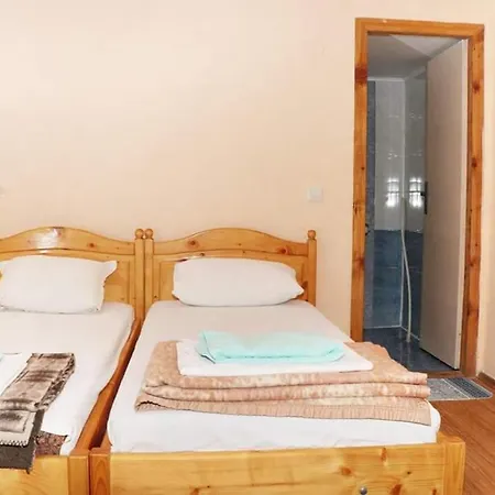 Къща За Гости И Бунгала Пазачница Guest house *